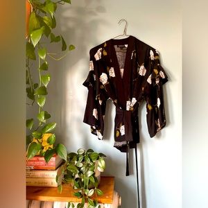 ✨S O L D✨ Topshop Tie Top